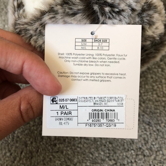 Fuzzy Slipper Socks with Grippers NWT - Picture 4 of 4